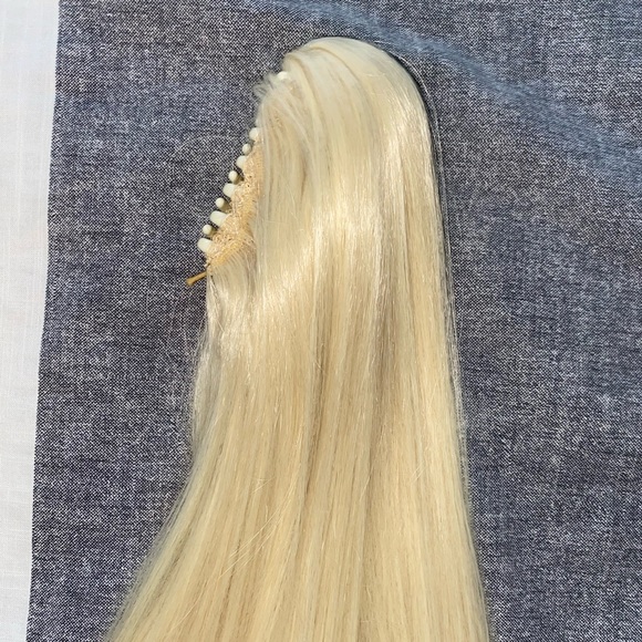 NWOT 21’ BLONDE PONYTAIL EXTENSION - Picture 3 of 5